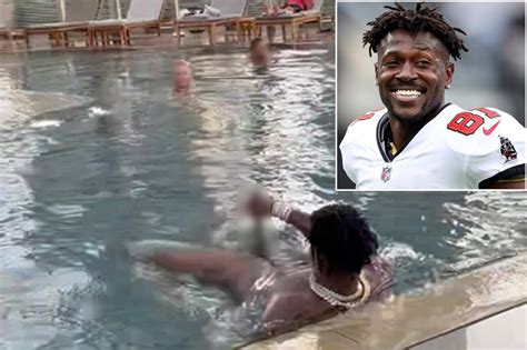 antonio brown naked pool|Antonio Brown caught exposing himself to shocked guests at。